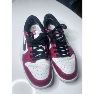 Jordan Retro 1 Low ‘Chicago’ 2016/ 705329-600 / No Box Used Size 8